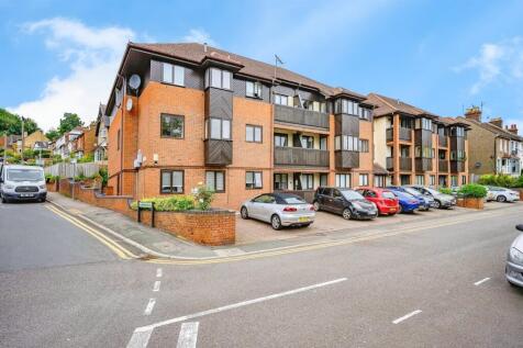 3 bedroom flat for sale