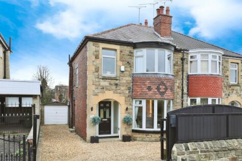 3 bedroom semi-detached house for sale