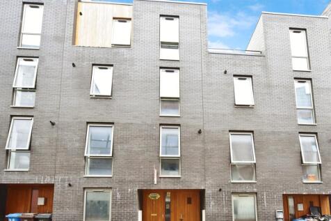 5 bedroom terraced house for sale