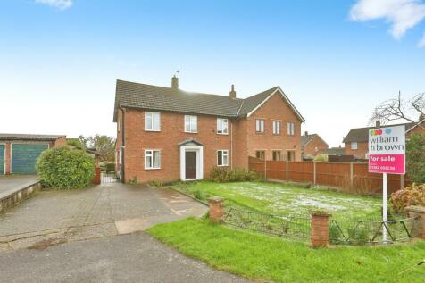 3 bedroom semi-detached house for sale