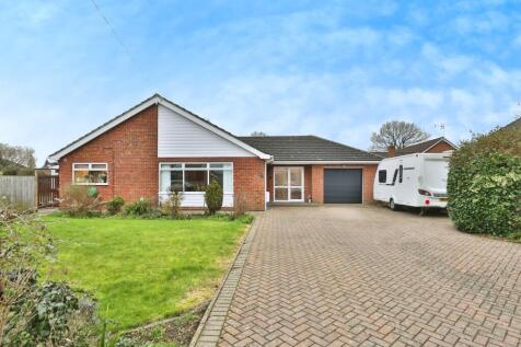 4 bedroom detached bungalow for sale