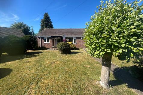 2 bedroom semi-detached bungalow for sale