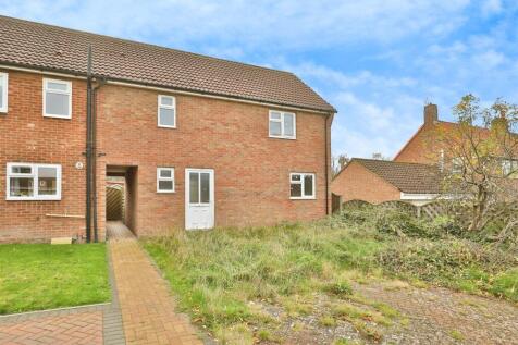 3 bedroom end of terrace house for sale