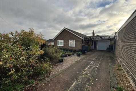 2 bedroom detached bungalow for sale