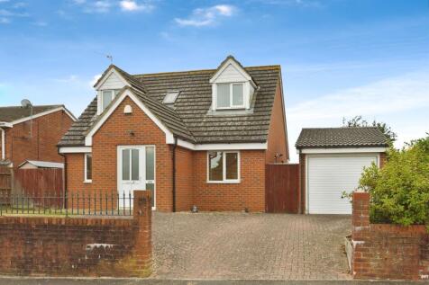 4 bedroom chalet for sale