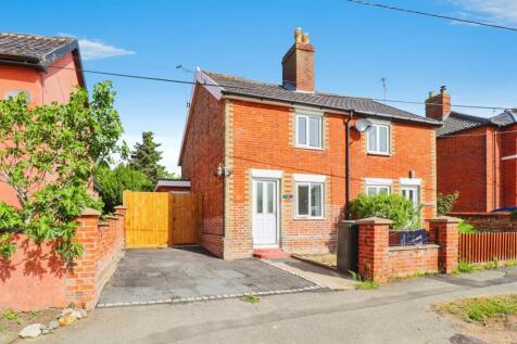 2 bedroom semi-detached house for sale