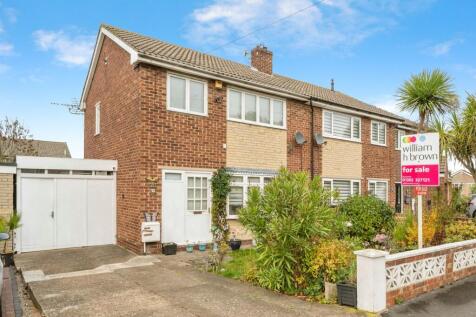 3 bedroom semi-detached house for sale