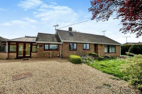 3 bedroom detached bungalow for sale