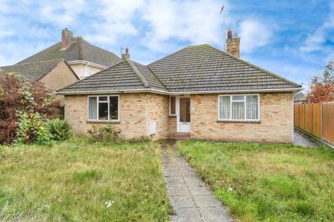 3 bedroom detached bungalow for sale