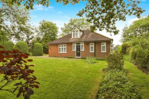 2 bedroom detached bungalow for sale