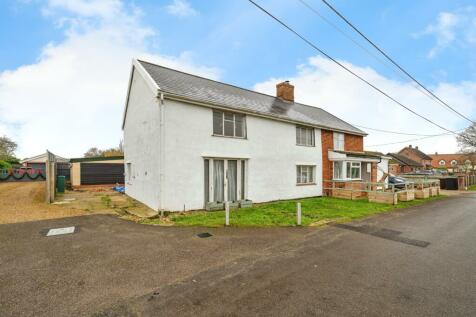 3 bedroom semi-detached house for sale