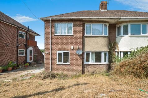 2 bedroom maisonette for sale