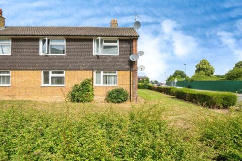 1 bedroom ground floor flat for sale