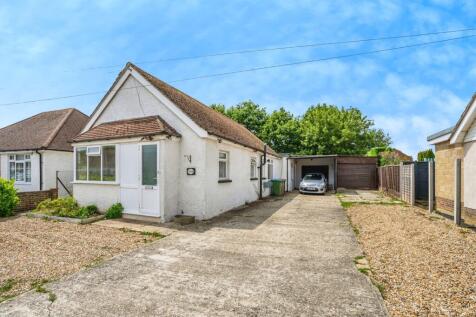 2 bedroom detached bungalow for sale