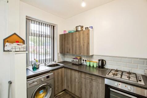 4 bedroom end of terrace house for sale