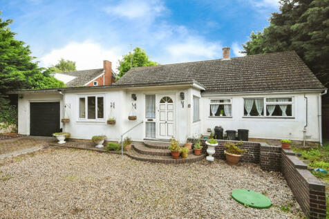 3 bedroom detached bungalow for sale