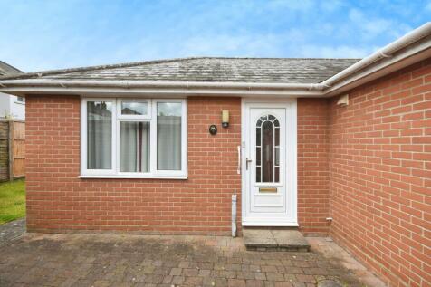 2 bedroom semi-detached bungalow for sale