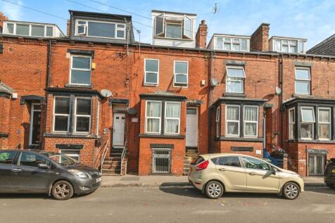 6 bedroom terraced house for sale