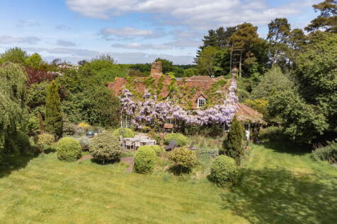 Parrotts Lane, Buckland Common... 4 bed detached house for sale