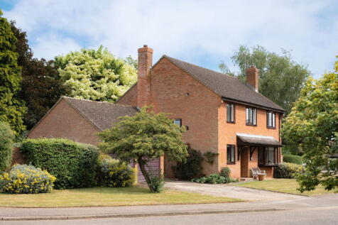 The Pightle, Oving, Buckinghamshire HP22 4 bed detached house for sale