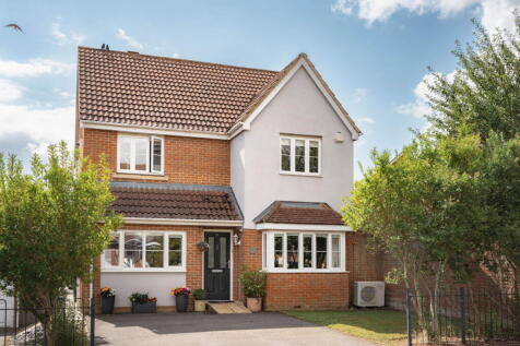 Short Hale, Pitstone, Buckinghamshire... 3 bed detached house for sale