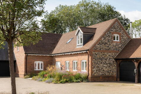 Cholesbury Road, Wigginton, Tring... 4 bed barn conversion for sale