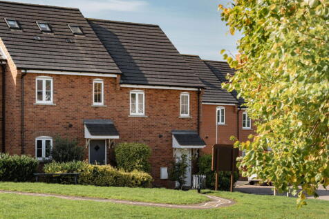 Hurst Path, Pitstone, Buckinghamshire... 2 bed end of terrace house for sale