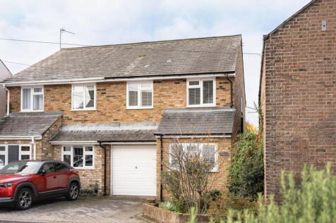 Langdon Street, Tring, Hertfordshire... 3 bed semi