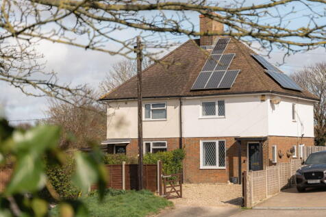 2 bedroom semi-detached house for sale