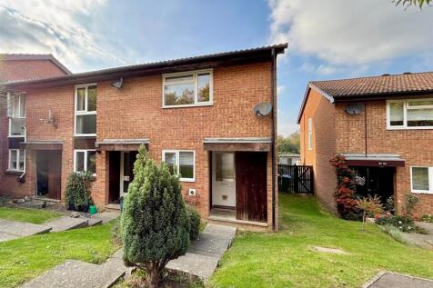 Kennedy Gardens, Sevenoaks 2 bed end of terrace house for sale