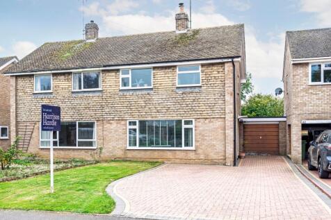 3 bedroom semi-detached house for sale