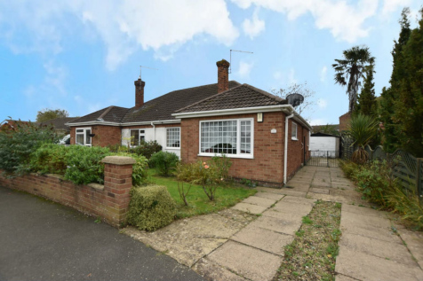 2 bedroom semi-detached bungalow for sale