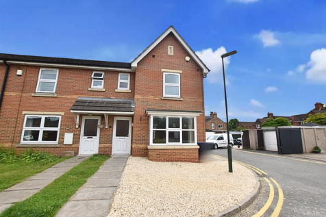 Bratton Court, Grimsby DN32 3 bed townhouse for sale