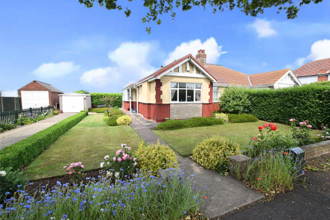 Woad Lane, Great Coates, Grimsby DN37 2 bed semi