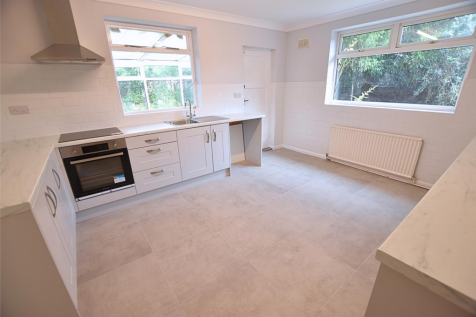 Peaks Lane, Grimsby DN36 3 bed detached bungalow for sale