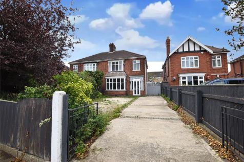 Clee Road, Cleethorpes DN35 3 bed semi