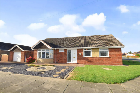 Elwyn Place, Cleethorpes DN35 3 bed detached bungalow for sale