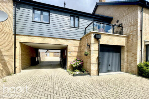 Colosseum Drive, Dunstable 2 bed apartment for sale