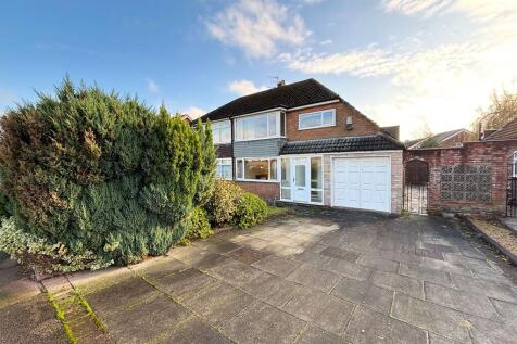 3 bedroom semi-detached house for sale