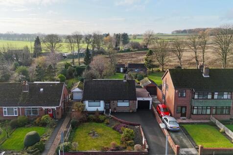 2 bedroom detached house for sale