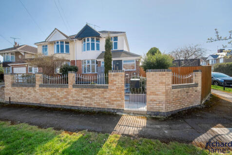 4 bedroom semi-detached house for sale