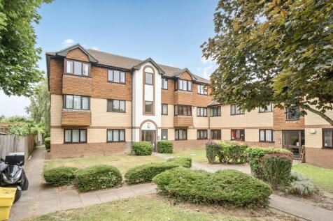 1 bedroom ground floor flat for sale
