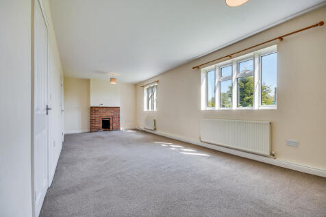 Bicknacre Road, East Hanningfield... 3 bed semi
