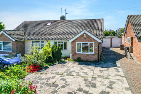 2 bedroom semi-detached bungalow for sale