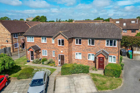 Earlsfield Drive, Chelmer Village... 2 bed flat for sale