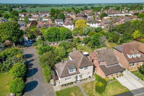Pines Road, Chelmsford 4 bed detached house for sale
