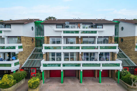The Vale, Vange, Basildon 2 bed flat for sale