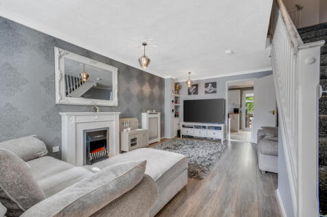 Crushton Place, Chelmsford, Essex 2 bed terraced house for sale