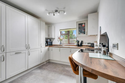 Abbotts Place, Chelmsford 2 bed flat for sale
