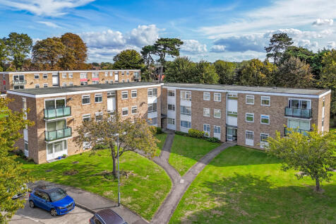 Patching Hall Lane, Chelmsford 2 bed flat for sale